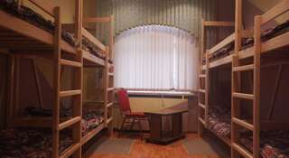 Гостиница Hostel Na Boytsovoy Москва Кровать в общем 8-местном номере для мужчин-2