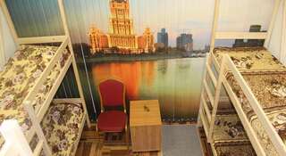 Гостиница Hostel Na Boytsovoy Москва Кровать в общем 6-местном номере для мужчин и женщин-1
